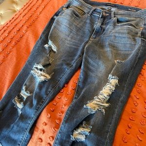 Judy Blue Plus Size Bella Mid Rise Distressed Capris Women’s size 14W